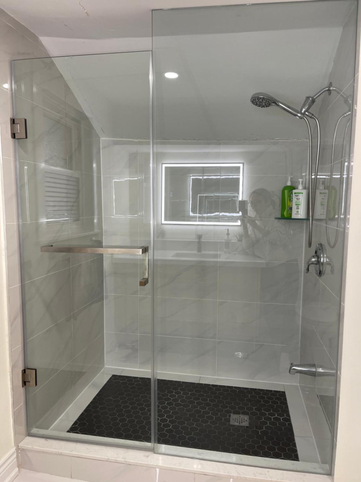 Two-bedroom With King Bed-4 Minutes To The Falls Casa vacanze *